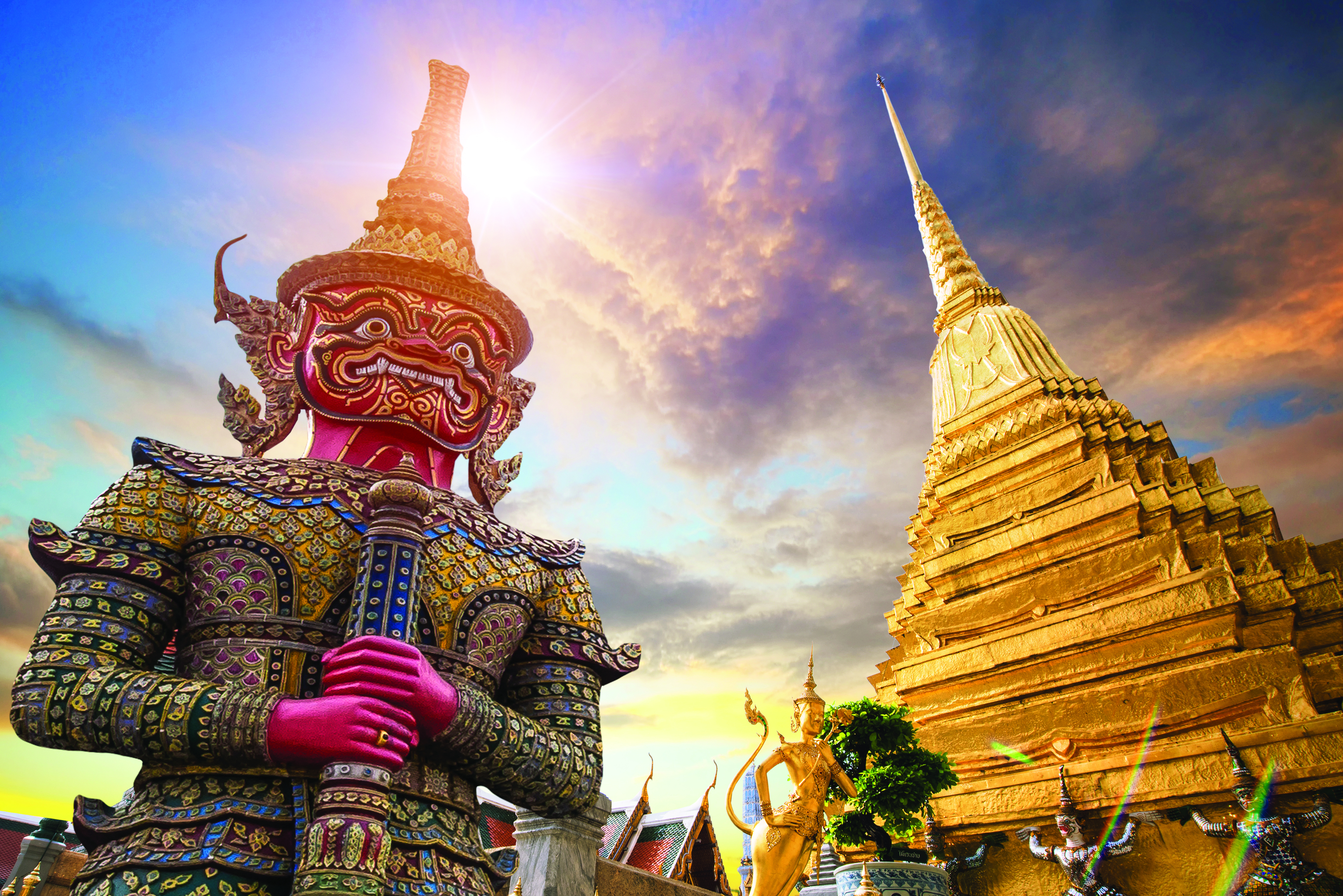 Guardian statue at the Grand Palace in Bangkok